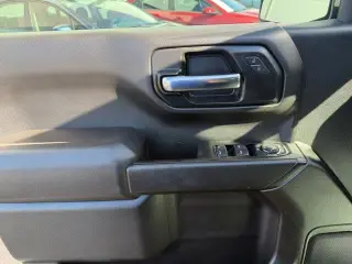 Chevrolet Silverado 1500 2024 4x2 Custom 4dr Crew Cab 5.8 ft. SB