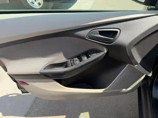 Ford Focus 2012 SE 4dr Hatchback