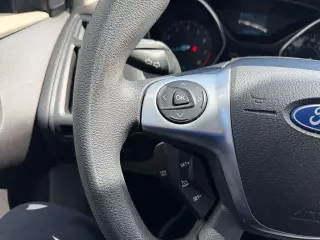 Ford Focus 2012 SE 4dr Hatchback