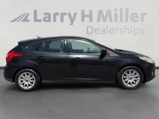 Ford Focus 2012 SE 4dr Hatchback