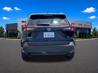 Toyota RAV4 2024 XLE 4dr SUV