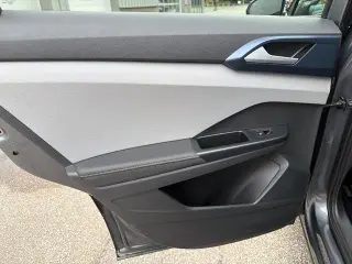 Volkswagen Taos 2024 SE 4dr SUV