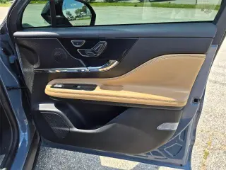 Lincoln Corsair 2023 Reserve 4dr SUV