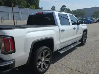 GMC Sierra 1500 2017 4x4 SLT 4dr Crew Cab 5.8 ft. SB