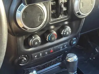 Jeep Wrangler Unlimited 2013 4x4 Rubicon 10th Anniversary 4dr SUV