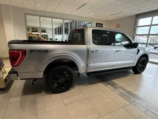Ford F-150 2022 4x4 XL 4dr SuperCrew 5.5 ft. SB