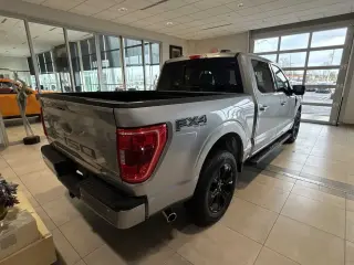 Ford F-150 2022 4x4 XL 4dr SuperCrew 5.5 ft. SB