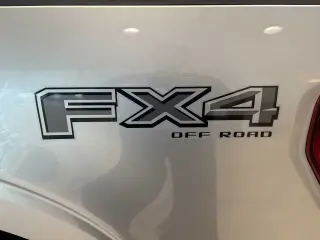 Ford F-150 2022 4x4 XL 4dr SuperCrew 5.5 ft. SB