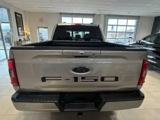 Ford F-150 2022 4x4 XL 4dr SuperCrew 5.5 ft. SB