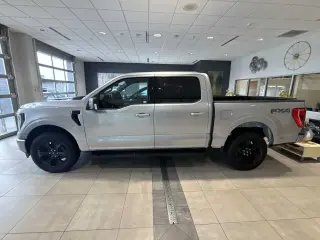 Ford F-150 2022 4x4 XL 4dr SuperCrew 5.5 ft. SB