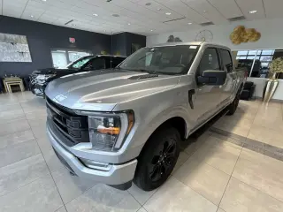 Ford F-150 2022 4x4 XL 4dr SuperCrew 5.5 ft. SB