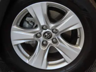 Toyota RAV4 Hybrid 2019 AWD XLE 4dr SUV