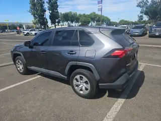 Toyota RAV4 2022 AWD LE 4dr SUV