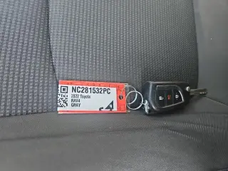 Toyota RAV4 2022 AWD LE 4dr SUV