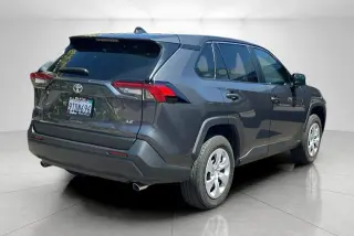 Toyota RAV4 2025 LE 4dr SUV