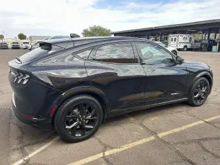 Ford Mustang Mach-E 2023 Premium 4dr SUV