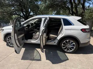 Lincoln Nautilus 2023 Reserve 4dr SUV