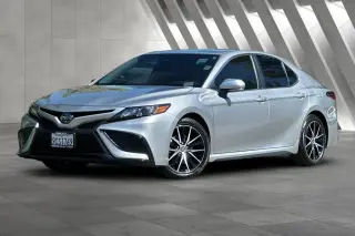 Toyota Camry Hybrid 2023 SE 4dr Sedan