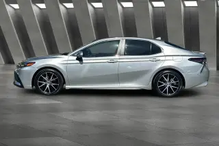 Toyota Camry Hybrid 2023 SE 4dr Sedan