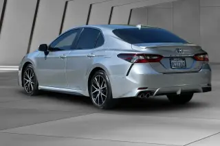 Toyota Camry Hybrid 2023 SE 4dr Sedan