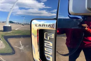 Ford F-250 Super Duty 2022 4x4 Lariat 4dr Crew Cab 8 ft. LB Pickup