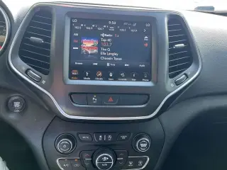 Jeep Cherokee 2019 4x4 Trailhawk 4dr SUV