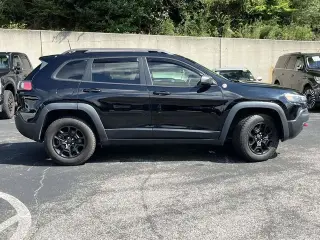 Jeep Cherokee 2019 4x4 Trailhawk 4dr SUV