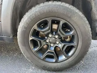 Jeep Cherokee 2019 4x4 Trailhawk 4dr SUV