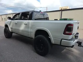 Ram 1500 2021 4x4 Laramie 4dr Crew Cab 5.6 ft. SB Pickup