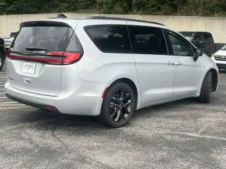 Chrysler Pacifica 2024 Touring L 4dr Mini-Van