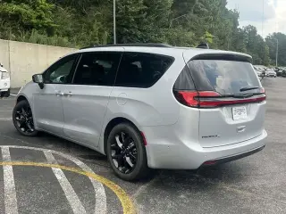 Chrysler Pacifica 2024 Touring L 4dr Mini-Van