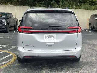 Chrysler Pacifica 2024 Touring L 4dr Mini-Van