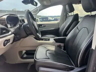 Chrysler Pacifica 2023 Limited 4dr Mini-Van