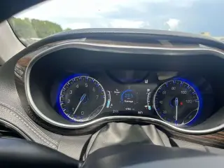 Chrysler Pacifica 2023 Limited 4dr Mini-Van