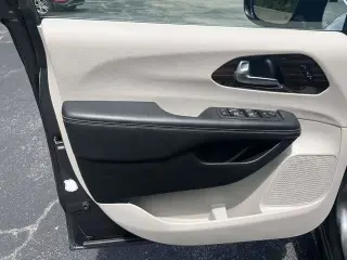 Chrysler Pacifica 2023 Limited 4dr Mini-Van