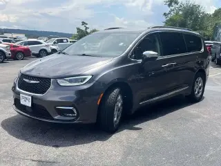 Chrysler Pacifica 2023 Limited 4dr Mini-Van