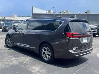 Chrysler Pacifica 2023 Limited 4dr Mini-Van