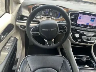 Chrysler Pacifica 2023 Limited 4dr Mini-Van