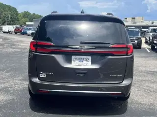 Chrysler Pacifica 2023 Limited 4dr Mini-Van