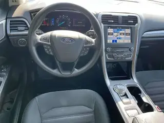 Ford Fusion 2018 SE 4dr Sedan