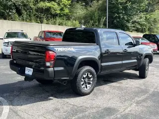 Toyota Tacoma 2018 4x4 TRD Pro 4dr Double Cab 5.0 ft SB 6M
