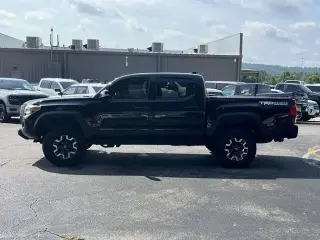 Toyota Tacoma 2018 4x4 TRD Pro 4dr Double Cab 5.0 ft SB 6M