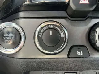 Toyota Tacoma 2018 4x4 TRD Pro 4dr Double Cab 5.0 ft SB 6M