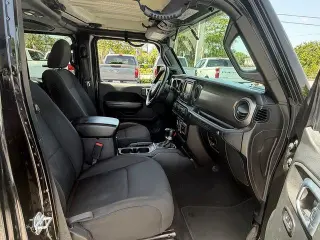 Jeep Wrangler Unlimited 2018 4x4 Sport 4dr SUV (midyear release)