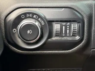 Jeep Wrangler Unlimited 2018 4x4 Sport 4dr SUV (midyear release)