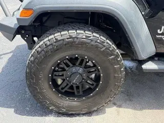 Jeep Wrangler Unlimited 2018 4x4 Sport 4dr SUV (midyear release)