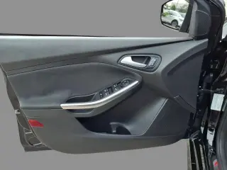 Ford Focus 2017 ST 4dr Hatchback