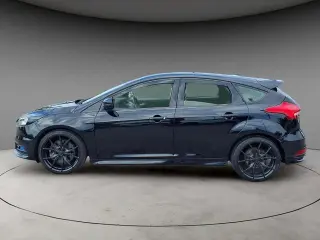 Ford Focus 2017 ST 4dr Hatchback