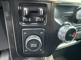 Ford F-150 2023 4x4 Lariat 4dr SuperCrew 5.5 ft. SB
