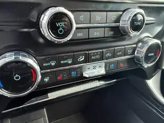 Ford F-150 2023 4x4 Lariat 4dr SuperCrew 5.5 ft. SB